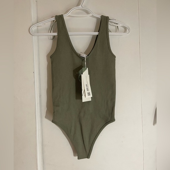 Zara Seamless Bodysuit - Picture 2 of 2